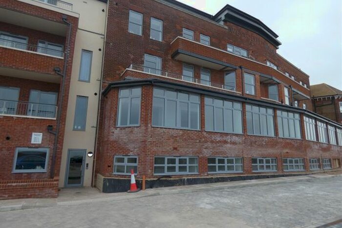 2 Bedroom Flat To Rent In Sea Road, Westgate-On-Sea, CT8