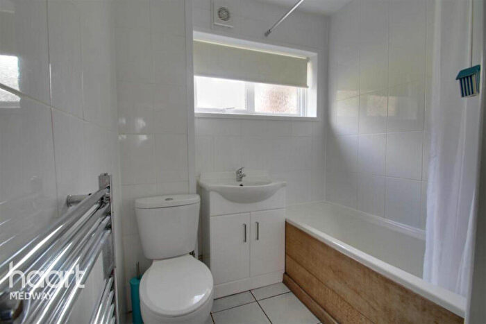 2 Bedroom Apartment To Rent In Mercury Close, Rochester, ME1