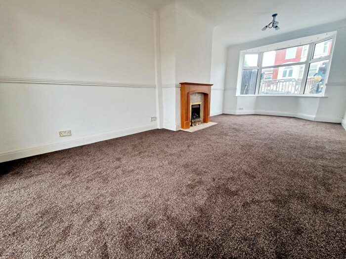 3 Bedroom House To Rent In Heaning Avenue, BB1