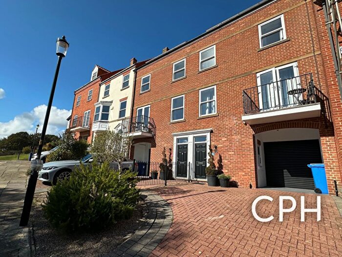 3 Bedroom Terraced House For Sale In Paradise, Scarborough, YO11