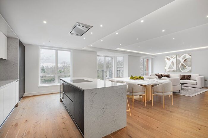 3 Bedroom Flat For Sale In Bayswater Road, Notting Hill, London, W2