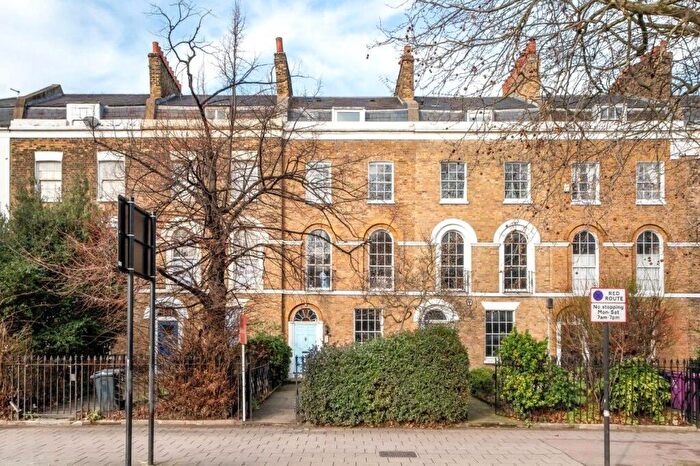 1 Bedroom Flat For Sale In Mile End Road, Bow, London, E3