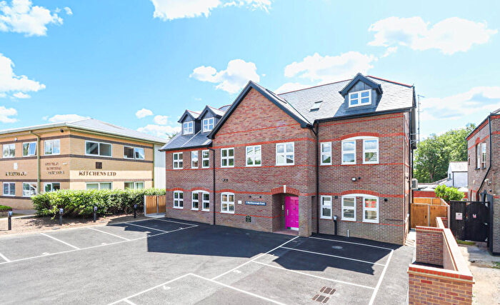 2 Bedroom Flat To Rent In Marlborough Park, Southdown Road, Harpenden, AL5