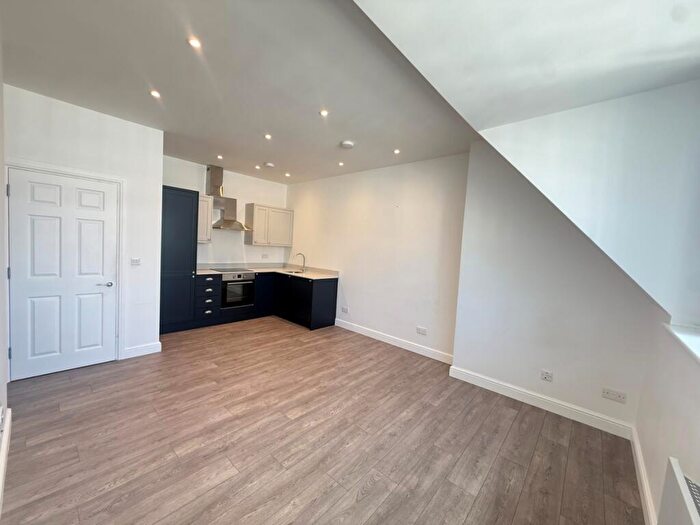 1 Bedroom Flat To Rent In West Street Reigate, RH2