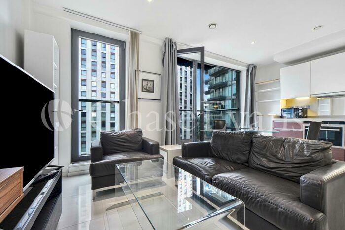 Flat To Rent In Baltimore Wharf, Canary Wharf, London, E14