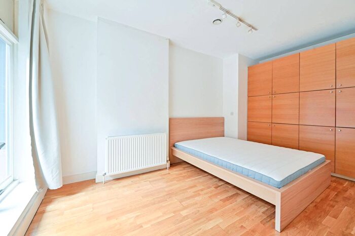 1 Bedroom Flat To Rent In Old Kent Road, Bermondsey, London, SE1
