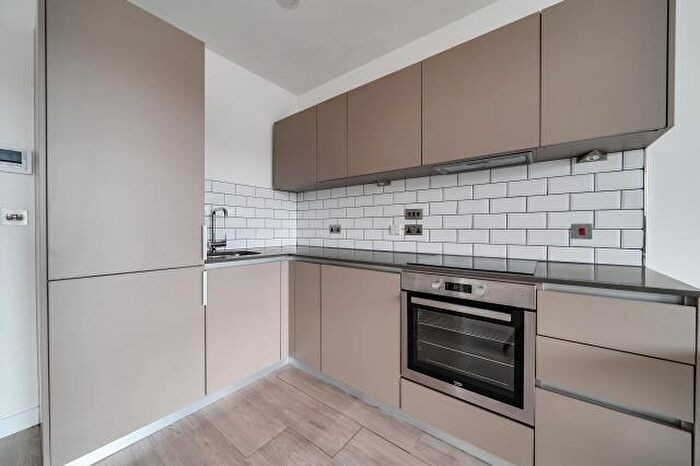 Apartment To Rent In Market Street, Bracknell, RG12