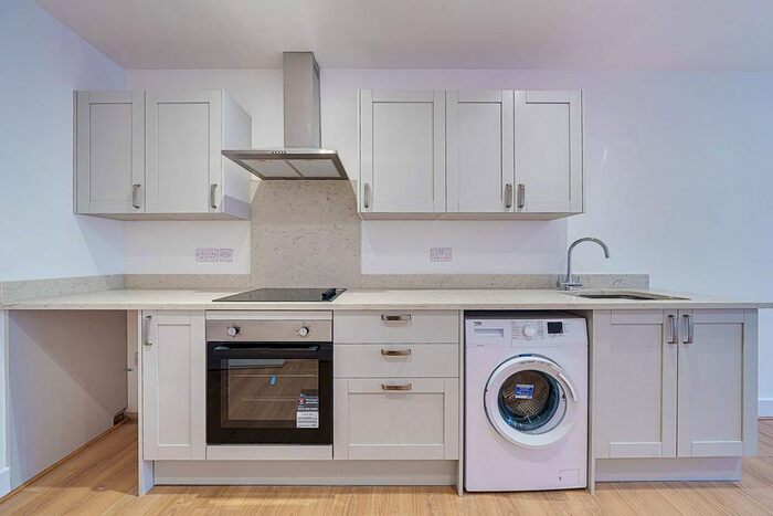 1 Bedroom Flat To Rent In Kings Street, Maidstone, ME14