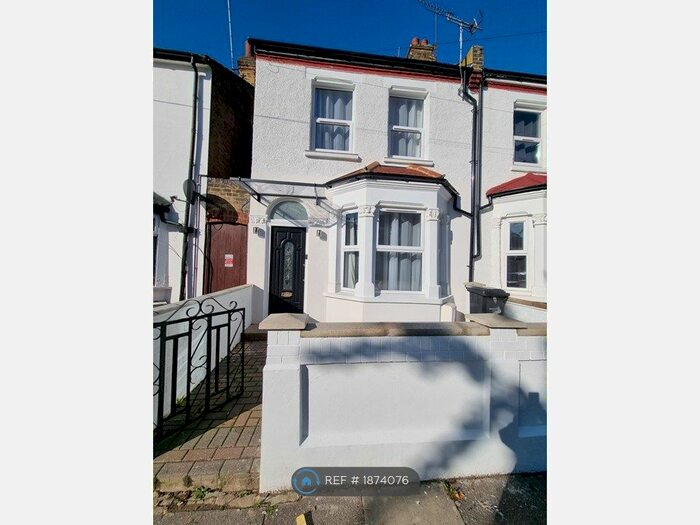 4 Bedroom End Of Terrace House To Rent In Warwick Road, London, N18