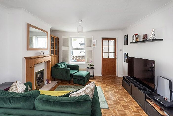 2 Bedroom Property For Sale In Maidstone Road, Hadlow, Tonbridge, TN11