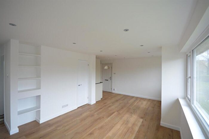 2 Bedroom Apartment To Rent In Balquhain Close, Ashtead, Surrey, KT21