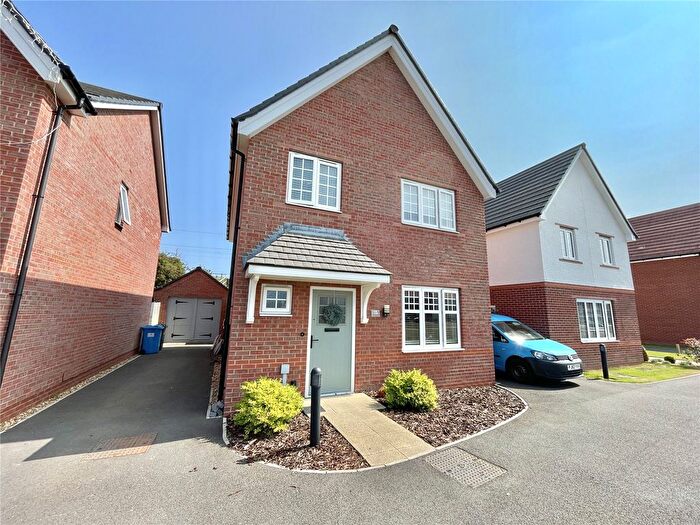 4 Bedroom Detached House For Sale In St. Neots Place, Runcorn, Cheshire, WA7