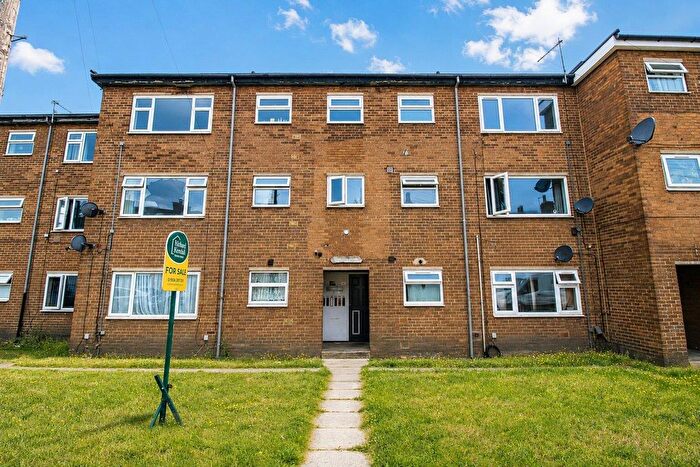 2 Bedroom Flat For Sale In Dunbar Street, Wakefield, WF1