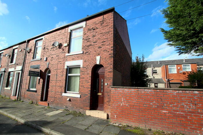 2 Bedroom End Of Terrace House To Rent In Frances Street, Smallbridge, OL16