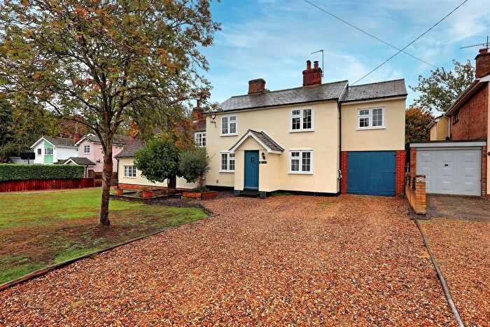 4 Bedroom Semi-Detached House For Sale In The Street, Bradwell, CM77
