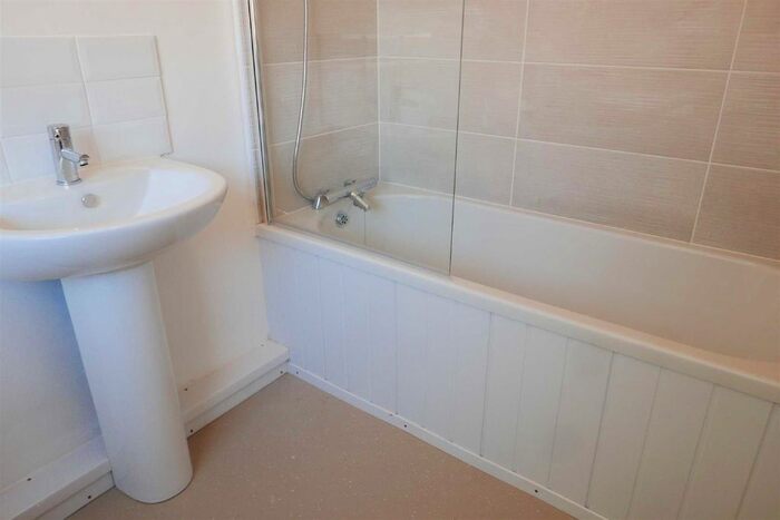 3 Bedroom End Of Terrace House To Rent In Parkfield Road, Wolverhampton, WV4