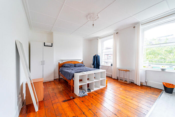 Apartment To Rent In Denning Road, Hampstead, London, NW3