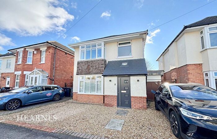 4 Bedroom Detached House For Sale In Pickford Road, Bournemouth, BH9