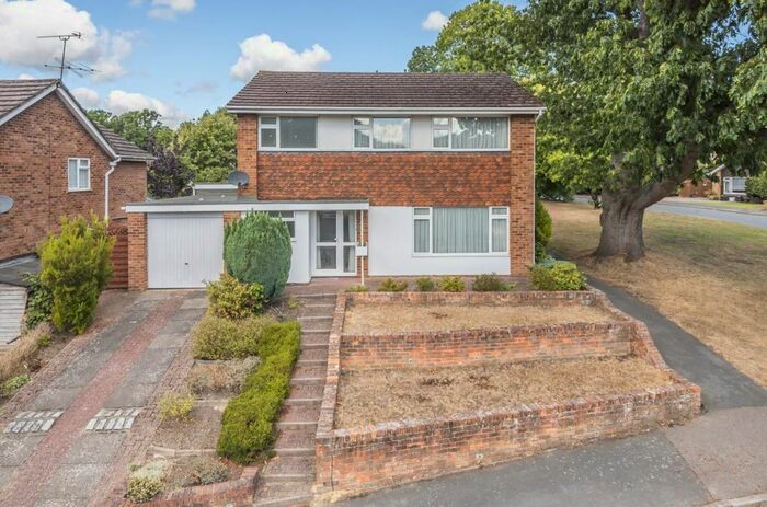 4 Bedroom Detached House To Rent In Frimley, Camberley, GU16