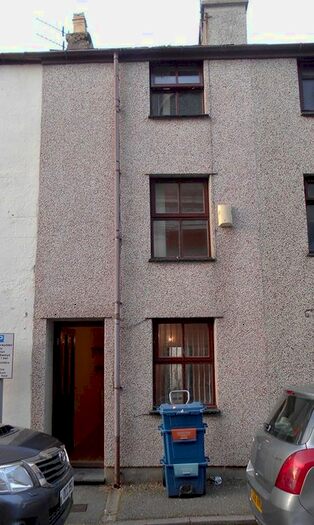 2 Bedroom Terraced House To Rent In New Street, Caernarfon, LL55