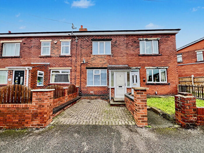 Town House For Sale In Alderson Drive, Smithies, Barnsley, S71