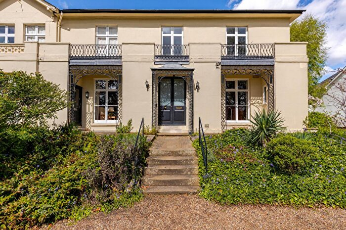 2 Bedroom Flat To Rent In Priory Lodge, Priory Park, SE3