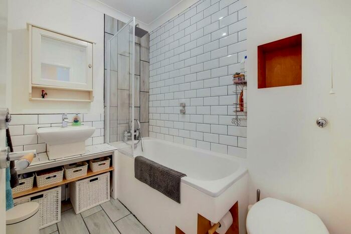 1 Bedroom Flat To Rent In John Wilson Street, Woolwich, London, SE18