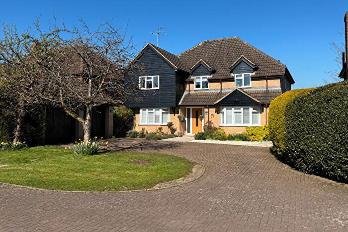 5 Bedroom Detached House For Sale In Croft Meadows, Cheddington, Buckinghamshire, LU7