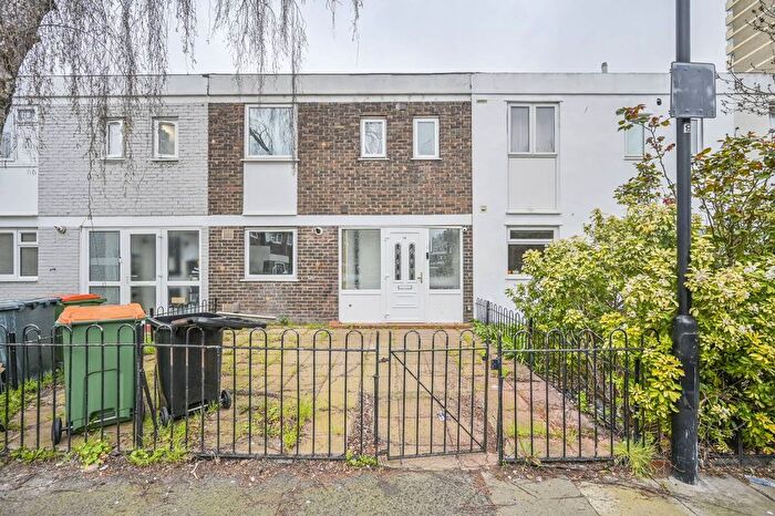 3 Bedroom Property To Rent In Worthing Close, Stratford, London, E15