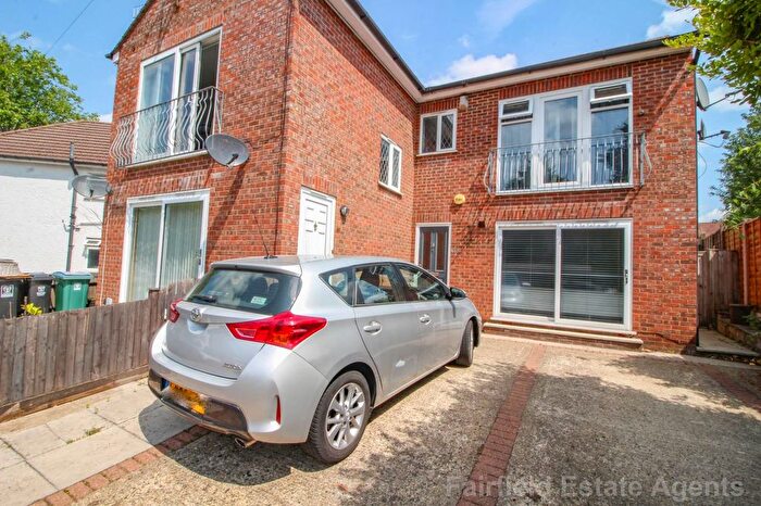 1 Bedroom Maisonette For Sale In Thorpe Crescent, Watford, WD19