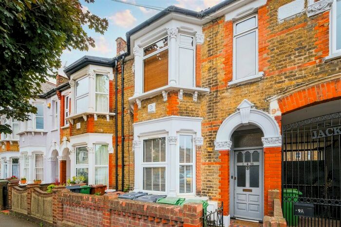 1 Bedroom Flat To Rent In Pembar Avenue, Walthamstow, E17