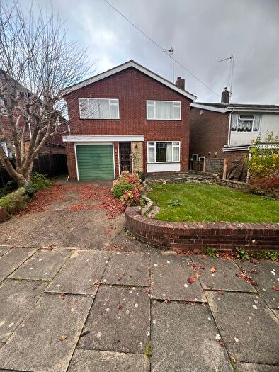 3 Bedroom Detached House To Rent In Truro Gardens, Luton, LU3