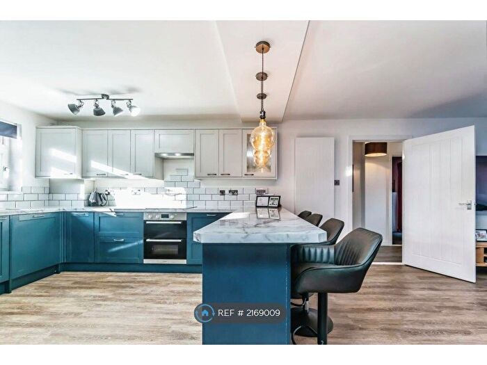 2 Bedroom Maisonette To Rent In Cotelands, Croydon, CR0