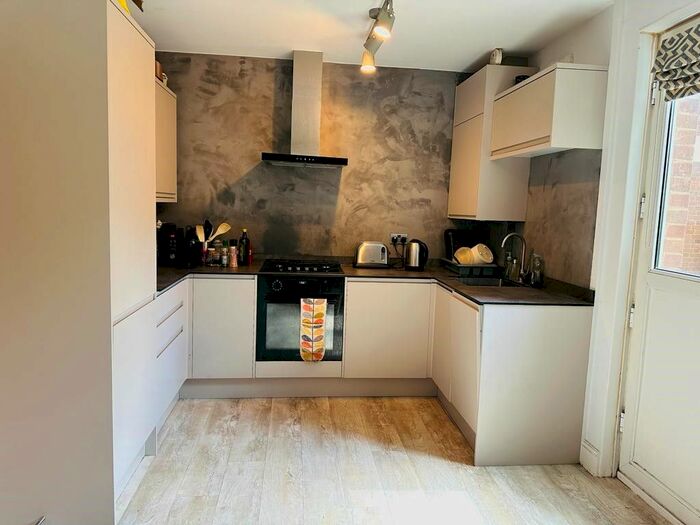 3 Bedroom Flat To Rent In Arbery Road, London, E3