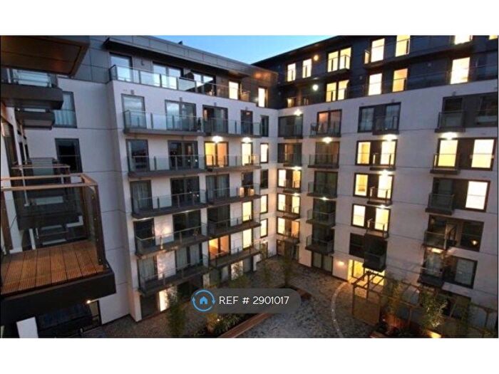 2 Bedroom Flat To Rent In High Street, Slough, SL1