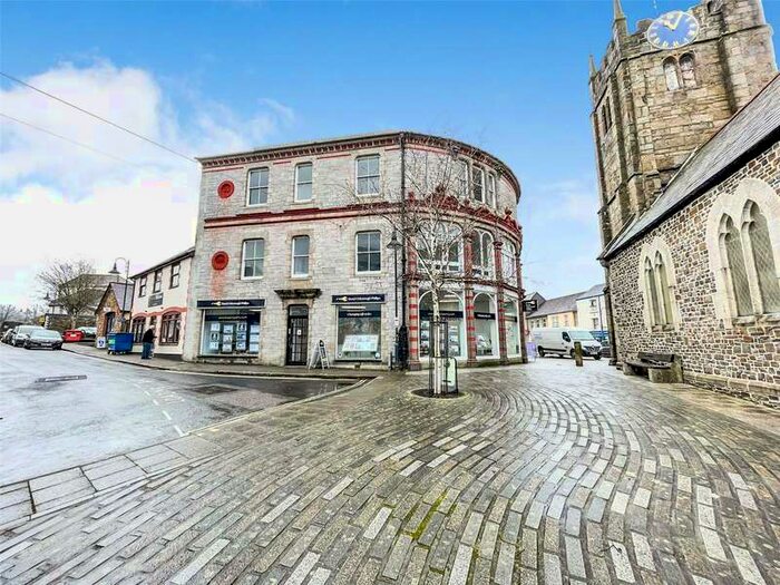 2 Bedroom Flat To Rent In Fore Street, Okehampton, EX20