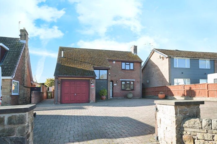 3 Bedroom Detached House For Sale In Middlecroft Road South, Staveley, Chesterfield, S43