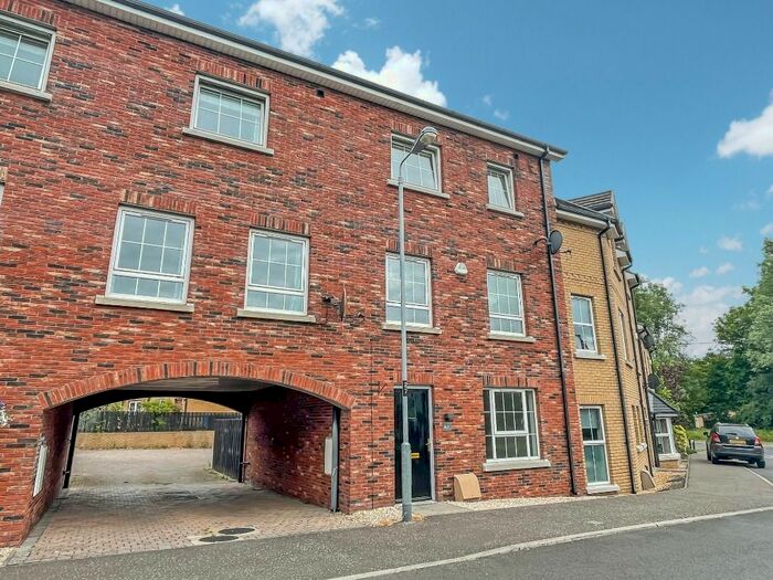 5 Bedroom Town House To Rent In Ayrshire Lane, Lisburn, BT28