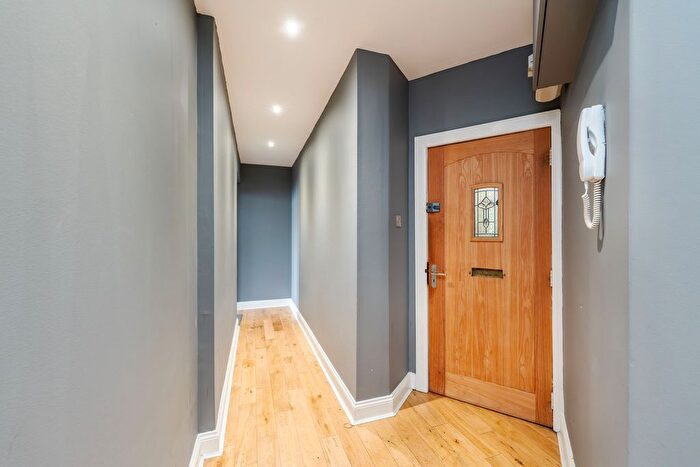 2 Bedroom Flat For Sale In Hunter Street, Glasgow, G4