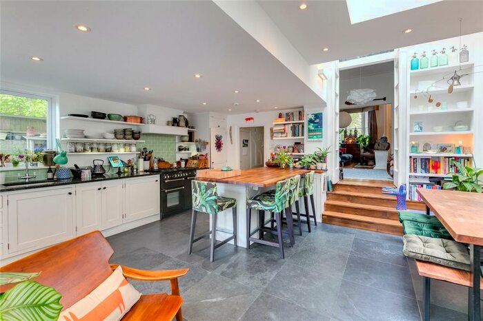 5 Bedroom House To Rent In Castelnau, London, SW13
