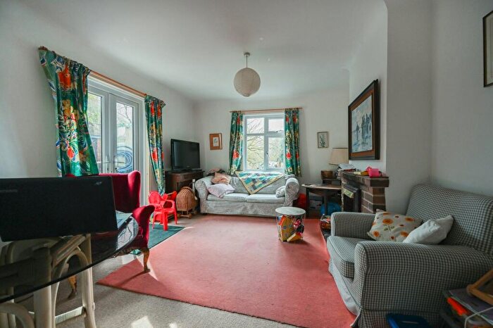 2 Bedroom Detached House For Sale In Furze Hill, Fordingbridge, SP6