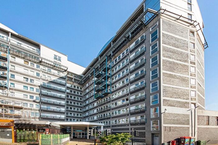 3 Bedroom Penthouse To Rent In The Vista Building, SE18