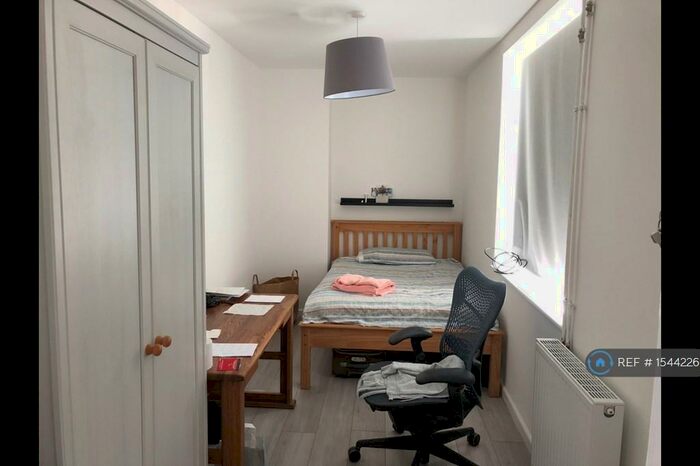 6 Bedroom Semi-Detached House To Rent In Haycombe Drive, Bath, BA2