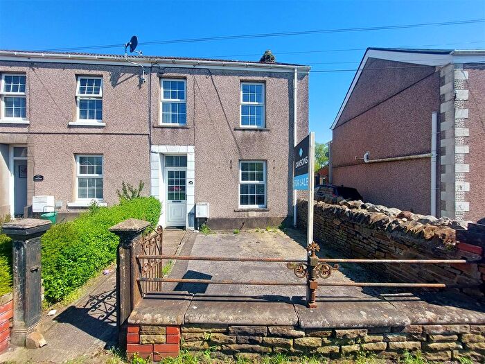 3 Bedroom End Of Terrace House For Sale In Swansea Road, Pontlliw, Swansea, SA4