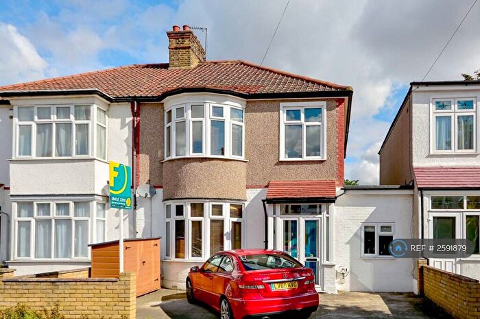 4 Bedroom Semi Detached House To Rent In Holme Lacey Road, London, SE12