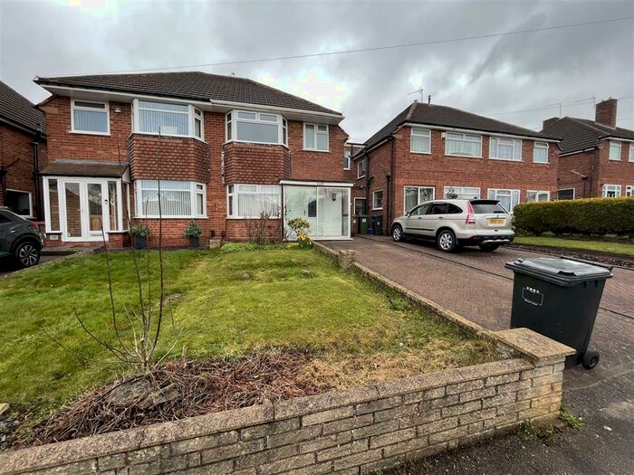 3 Bedroom Semi-Detached House To Rent In Wichnor Road, Solihull, B92