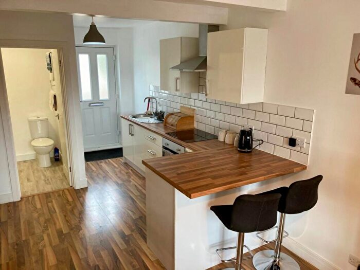 1 Bedroom Flat To Rent In Queen Street, Horsham, RH13