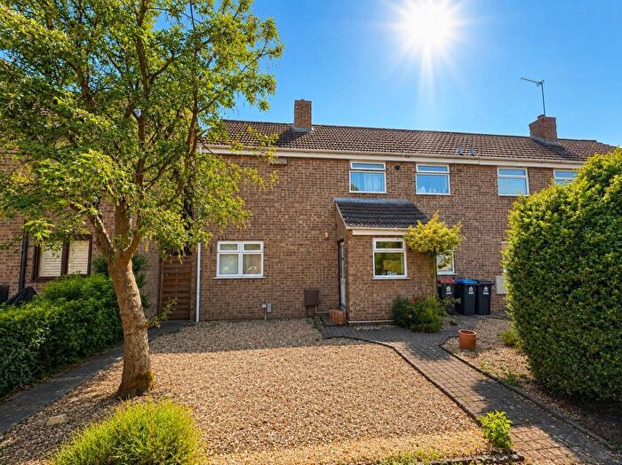 3 Bedroom Semi-Detached House For Sale In St. James Close, Hanslope, MK19
