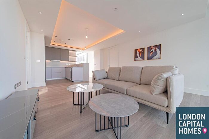 2 Bedroom Apartment To Rent In Carrara Tower, Bollinder Place, London, EC1V