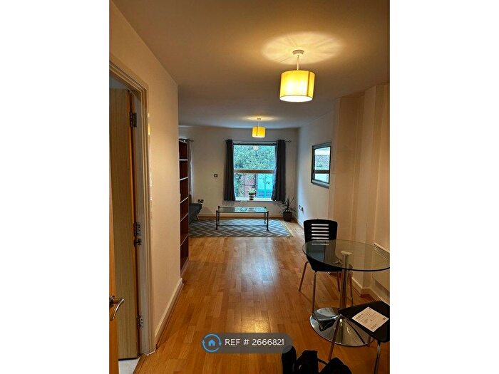 Studio To Rent In Exchange House, London, SW1P